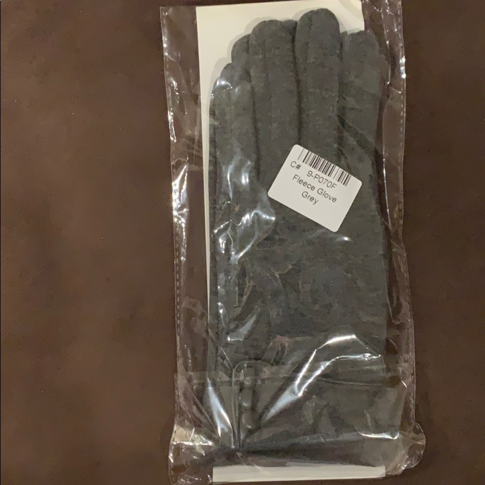 Fleece gray gloves NWT